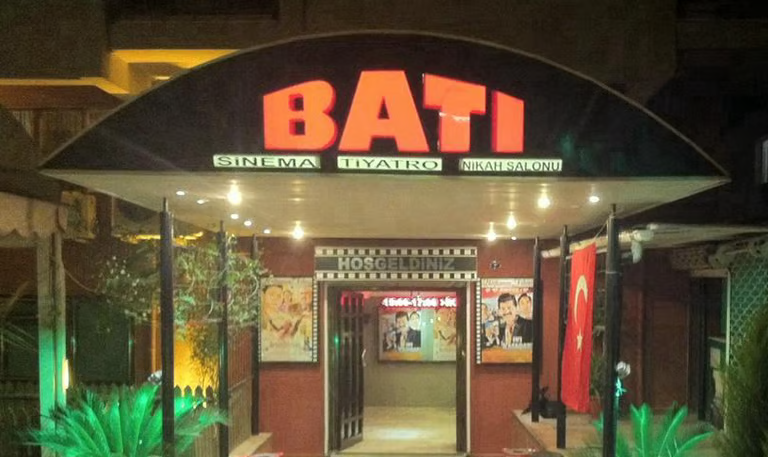 Bornova Batı Sineması